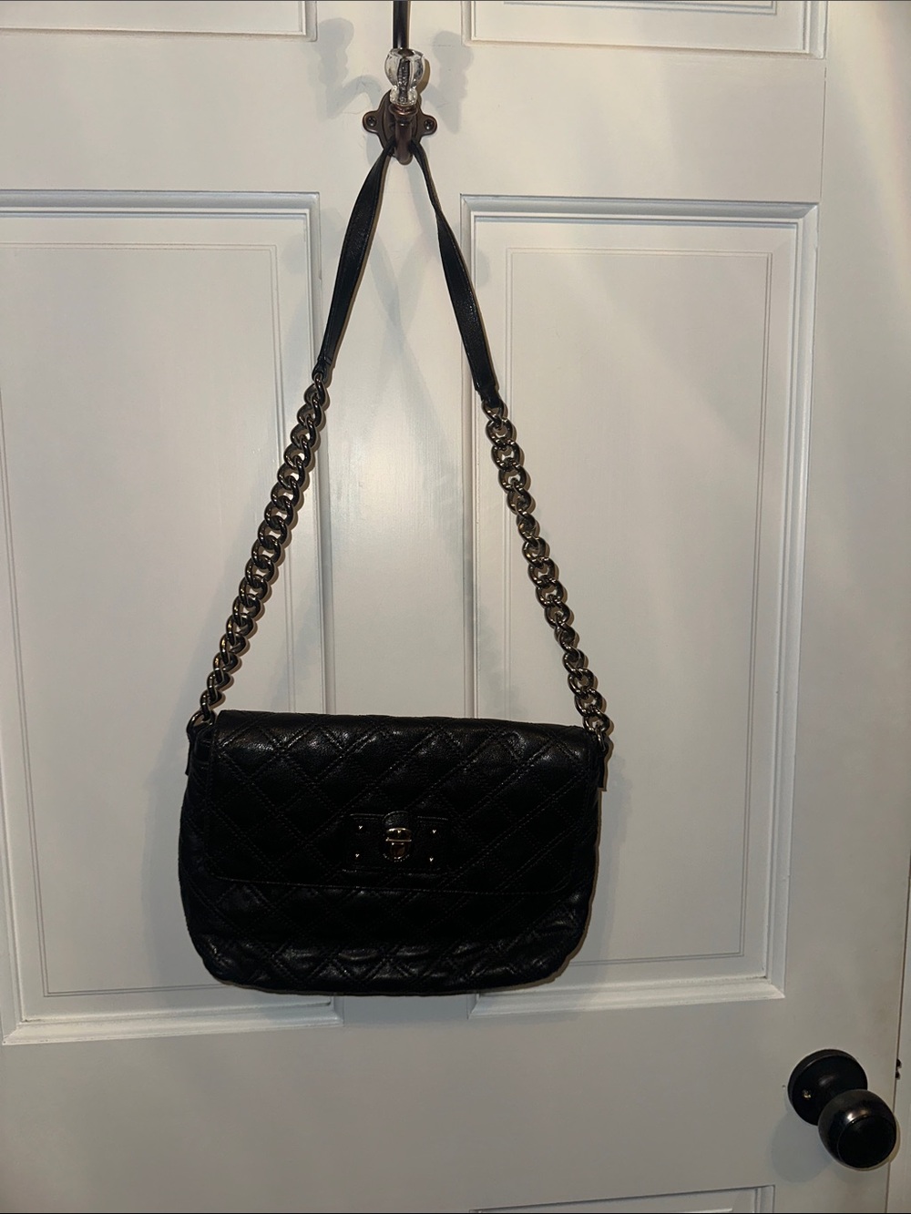 Great condition Marc Jacob’s black soft leather shoulder bag with silver chain